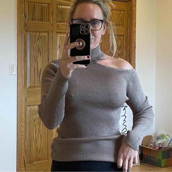 Lush Cold Shoulder Cut Out Ribbed Turtleneck - Picture 2 of 6